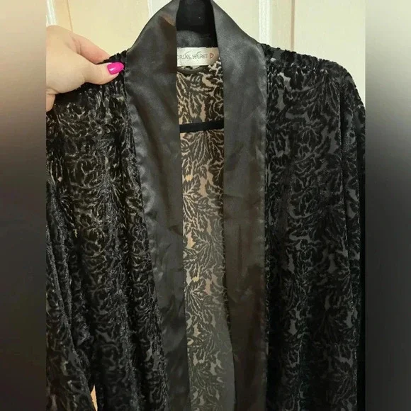 VTG Victoria’s Secret Black Lace Kimono Open Robe Coverup One Size Bohemian EUC - Picture 2 of 14